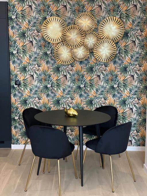 Brand New 1 Bedroom Flat With Parking- 5 Min Paris Pte De Versailles 이씨레물리노 외부 사진
