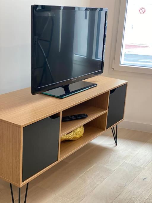 Brand New 1 Bedroom Flat With Parking- 5 Min Paris Pte De Versailles 이씨레물리노 외부 사진