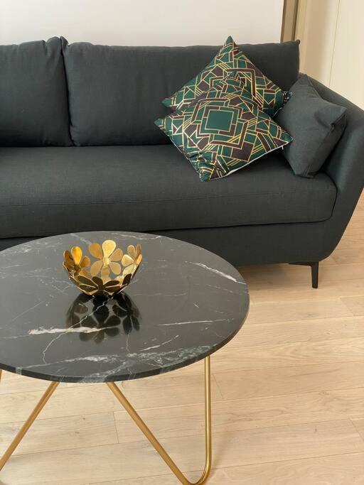 Brand New 1 Bedroom Flat With Parking- 5 Min Paris Pte De Versailles 이씨레물리노 외부 사진